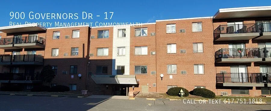 900 Governors Dr #17
