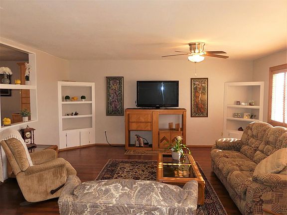 4th image of 9180 Highland Ave