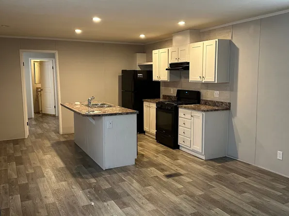 13318 S Dixie Hwy #151, Holly, MI 48442