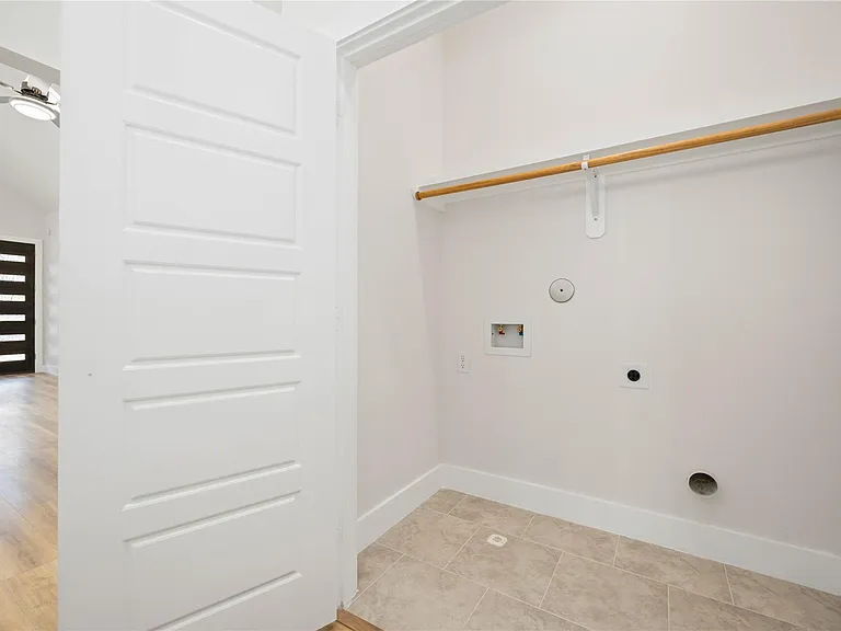7614 Avenue L — Photo 19