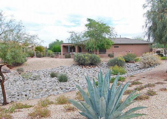 Side of Hom by Beautiful Common Area