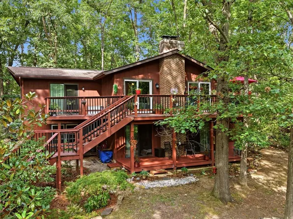 216 Sunset Cir, Cross Junction, VA 22625