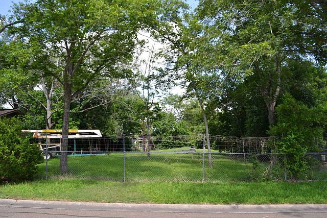 2nd image of 3307 Catalpa St