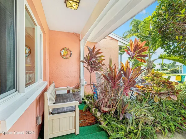 202 Emerald Dr N, Indian Harbour Beach, FL 32937