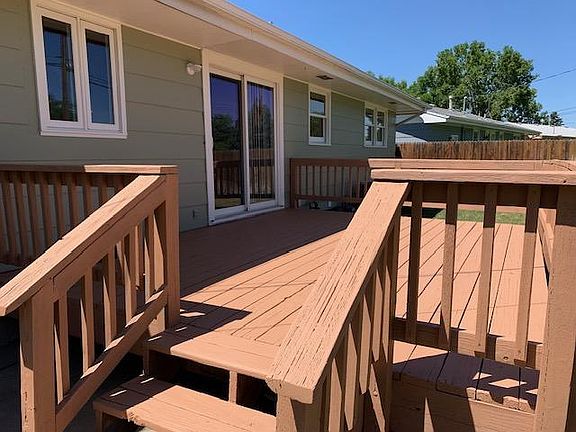 4th image of 151 Lexington Dr