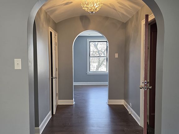 Foyer between the Living room and Dining
