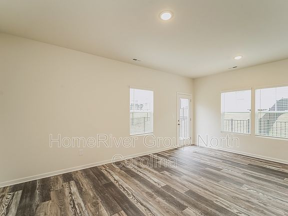 4th image of 108A Blakeslee Ct