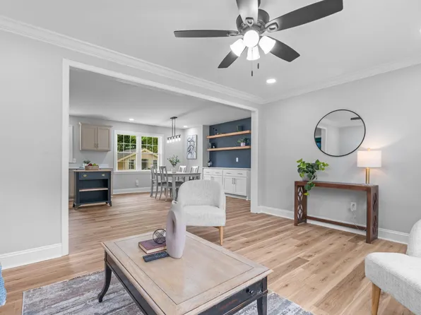 2712 Cameron Dr, Sanford, NC 27332