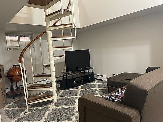 3rd image of 2135 41st St APT B3