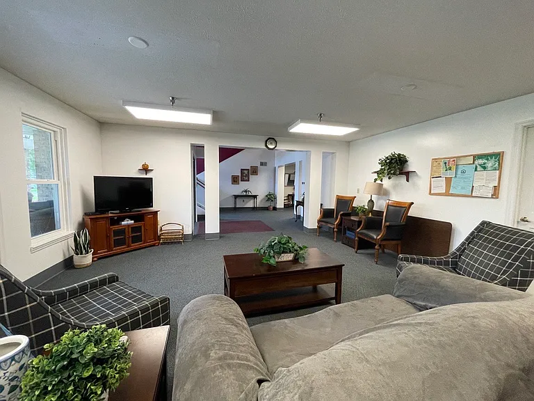 Somerset Manor Apartments — Photo 1