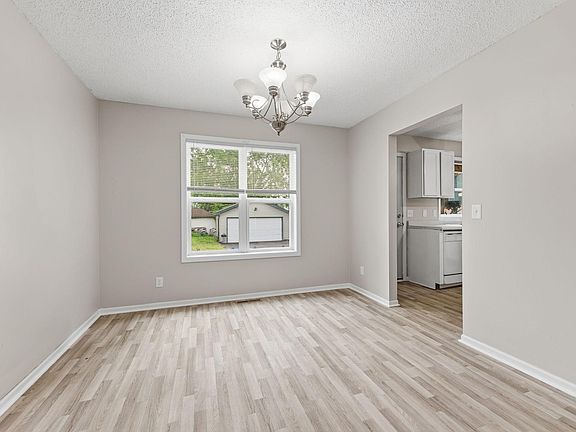 3rd image of 1002 Matilda St