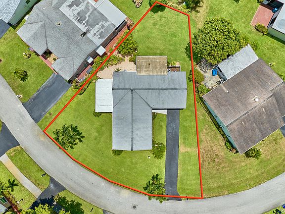 5th image of 7261 Pine Forest Circle