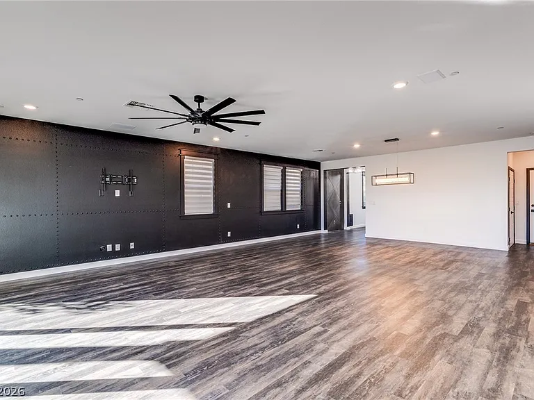 2605 Tolmezzo St — Photo 14