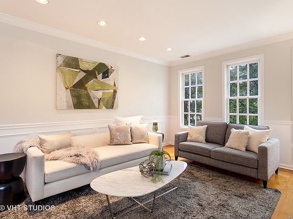 5th image of 632 W Buckingham Pl APT 2W