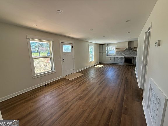 2nd image of 291 Mauldin Rd