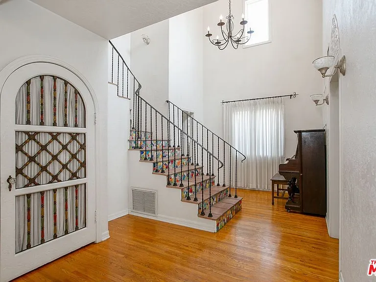 333 S McCarty Dr — Photo 10