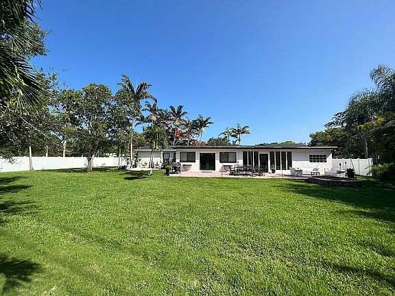 3rd image of 8205 SW 163rd St