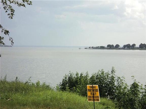 2nd image of 1010 Cedar Point Dr