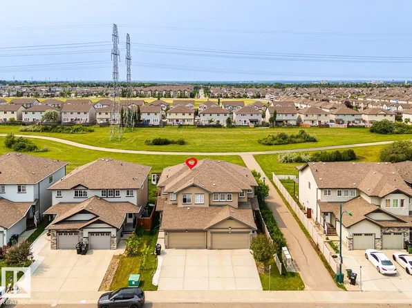 1724 27th St NW, Edmonton, AB T6T 2G6