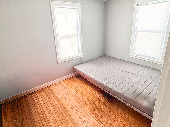 5th image of 11 Livingstone Ave