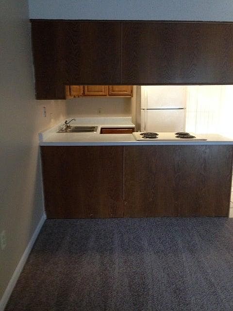 2nd image of 2221 Paloma St