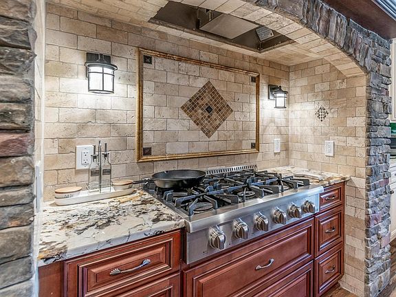 4th image of 8020 Norman Pointe Dr Unit 75