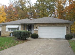 5365 Oak Ridge Dr, Willoughby, OH 44094