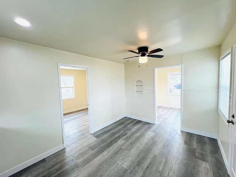 176 S 3rd Ave #B — Photo 9