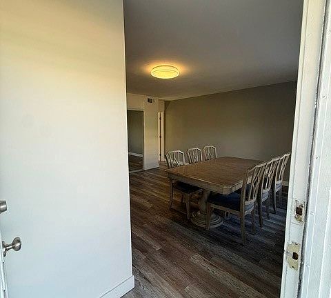 3rd image of 405 W Broadway APT A