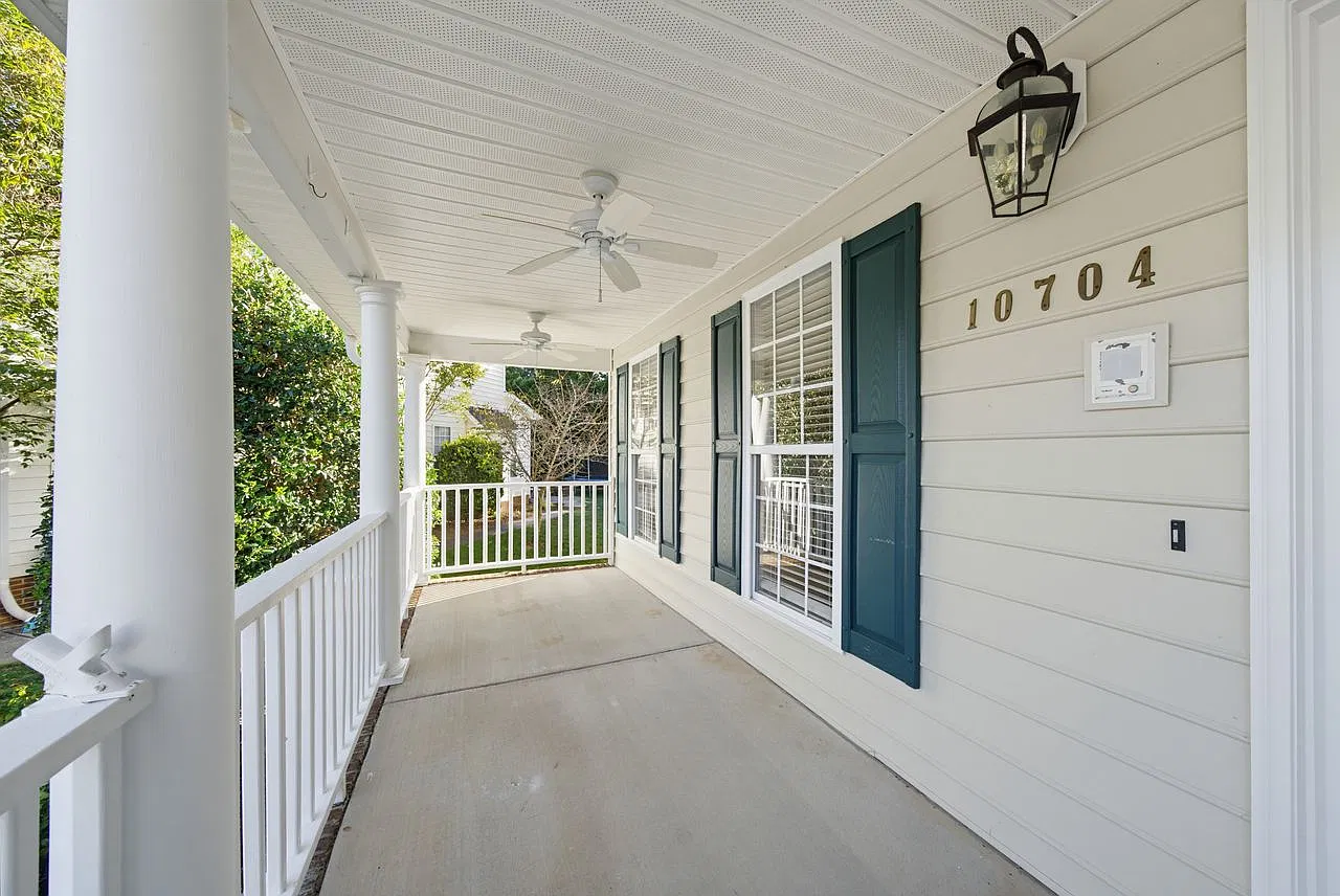 5 bed, 4396 sqft, $3,950 — Photo 3