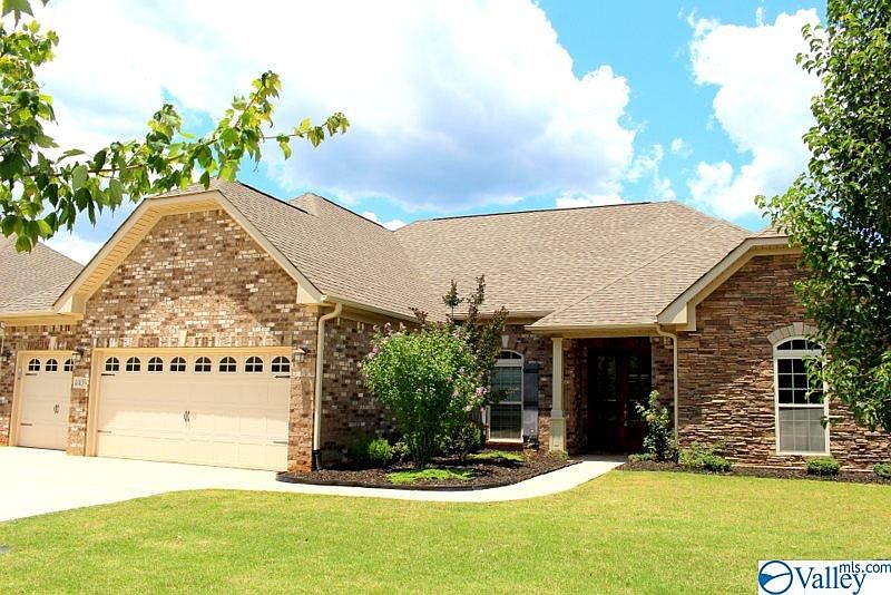 1st image of 4409 Coatsbridge Dr SE
