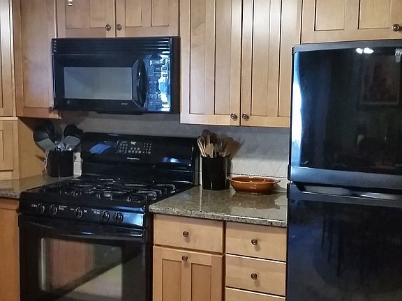 5th image of 59 Berry Ave W