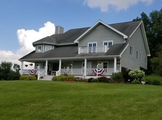 5418 Honeysuckle Ln, Oregon, WI 53575