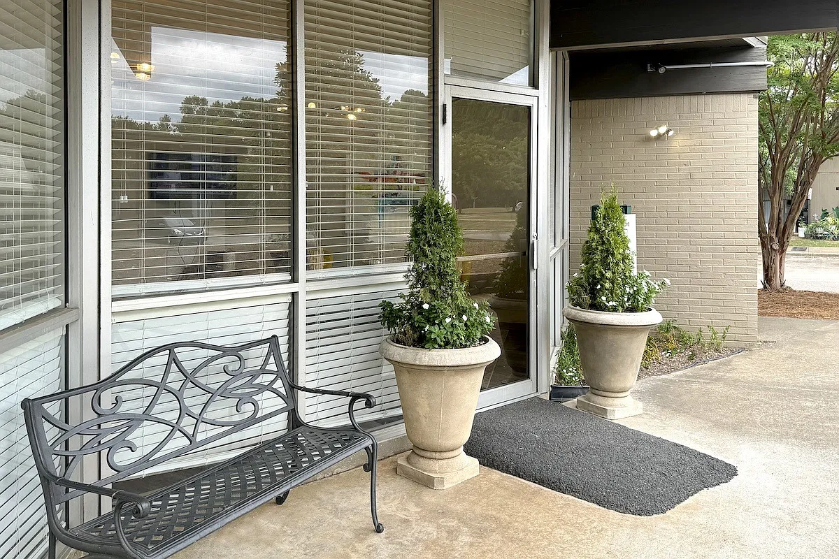 Spring Lake Cove Apartments — Photo 3