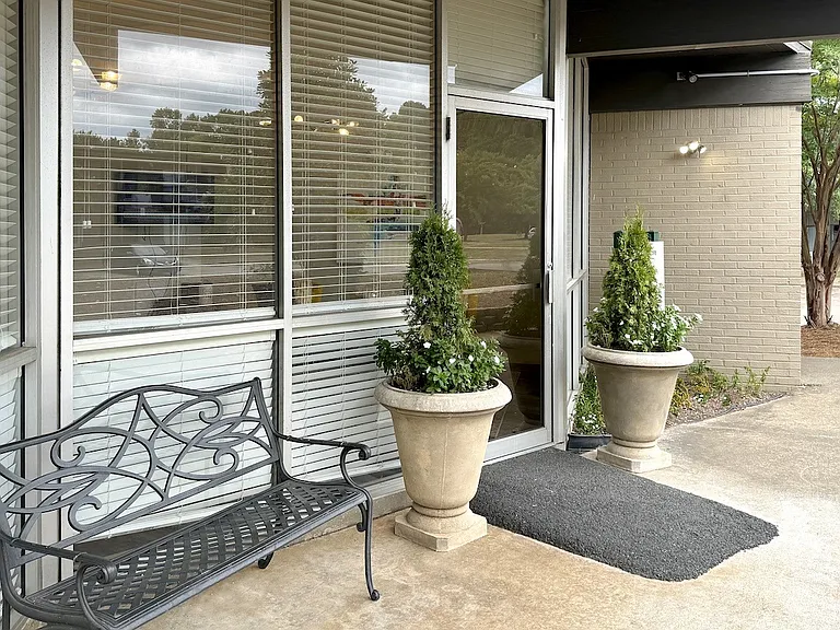 Spring Lake Cove Apartments — Photo 3