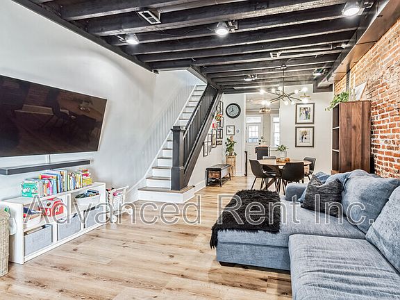 3rd image of 3603 Hudson St