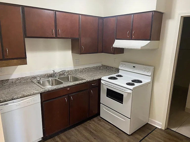 206 Kitchen