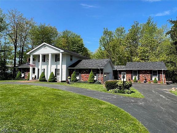 2nd image of 10670 Northwoods Cir
