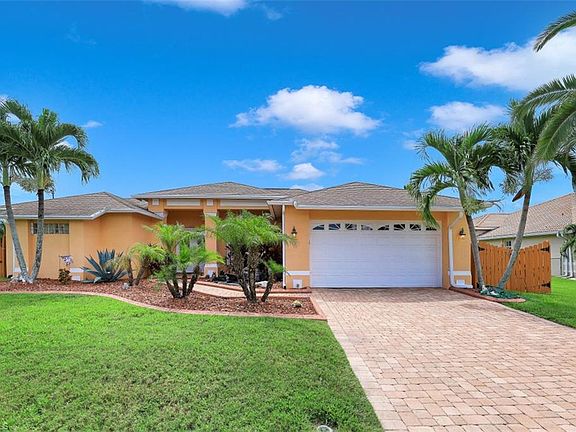 5th image of 4720 SW 23rd Ave