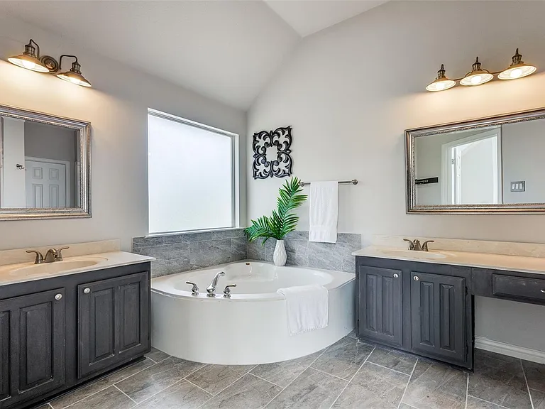 5901 Norfolk Ln — Photo 24