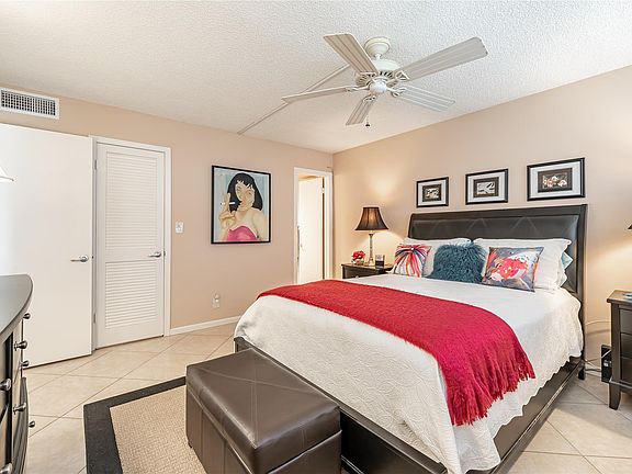3rd image of 8921 S Hollybrook Boulevard #208
