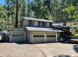 985 S 70th St, Springfield, OR 97478