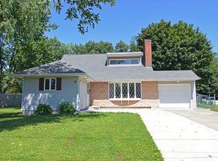 15 Arcade St, Chicopee, MA 01020