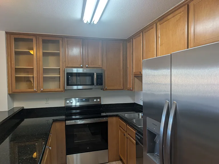 3030 Suncrest Dr #707 — Photo 4
