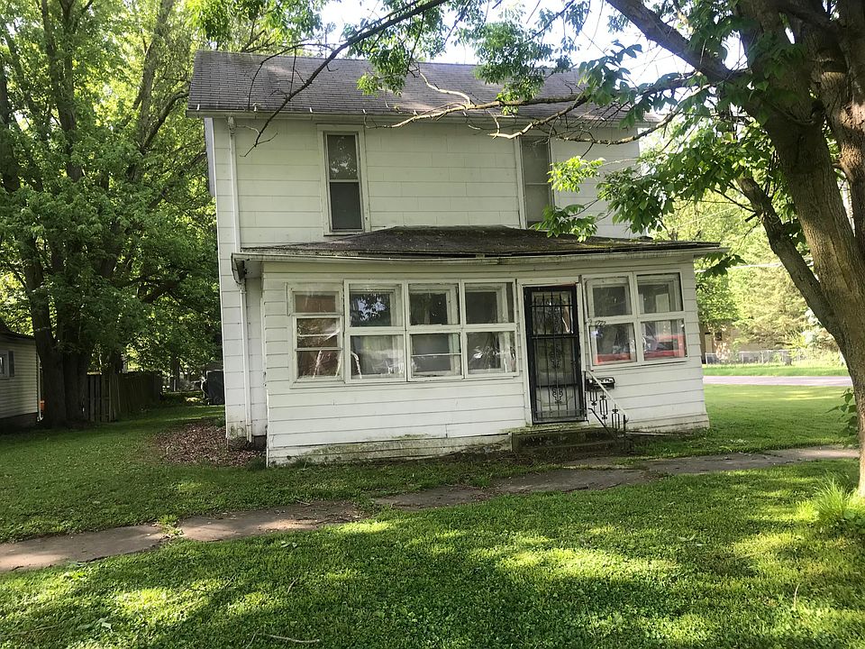 1st image of 200 E Blagrove St