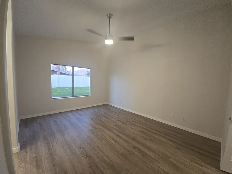 1736 E Palomino Dr — Photo 12