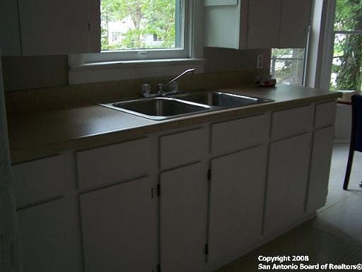 4th image of 958 SACRAMENTO ST