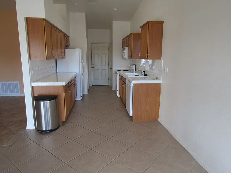 1212 Serinna Ct — Photo 6