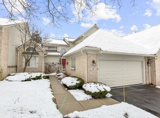 114 Hampton Ct, Northville, MI 48168