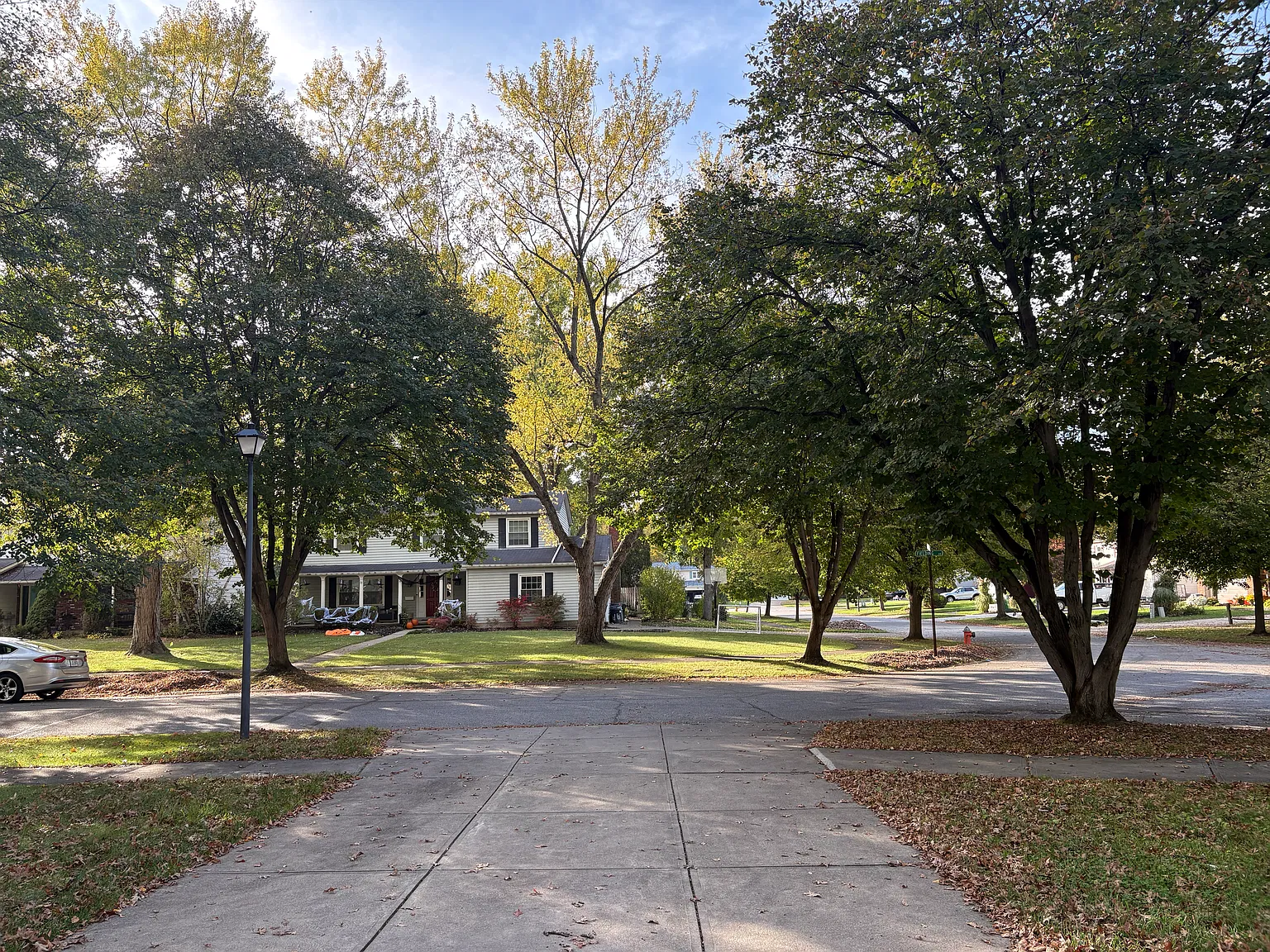 4 bed, 2472 sqft, $2,840 — Photo 2